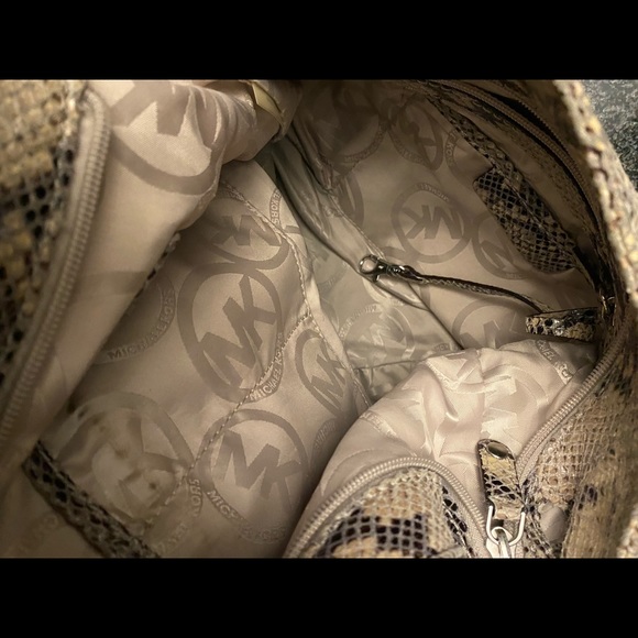 Michael Kors Python Chain Hangbag - Picture 2 of 2